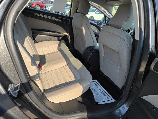 Used 2018 Ford Fusion S image 16