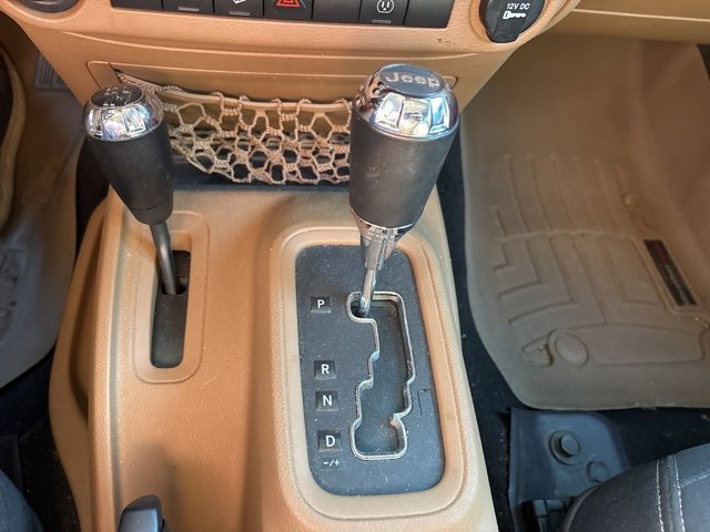 Used 2015 Jeep Wrangler Unlimited Sahara image 13