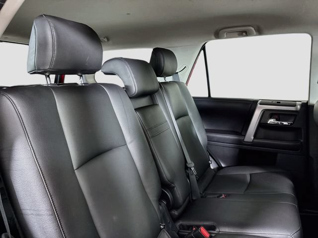 Used 2020 Toyota 4Runner SR5 AWD/4WD image 29