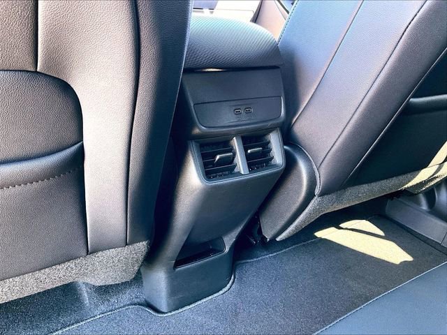 New 2026 Chevrolet Equinox LT w/ Convenience Package II FWD image 18