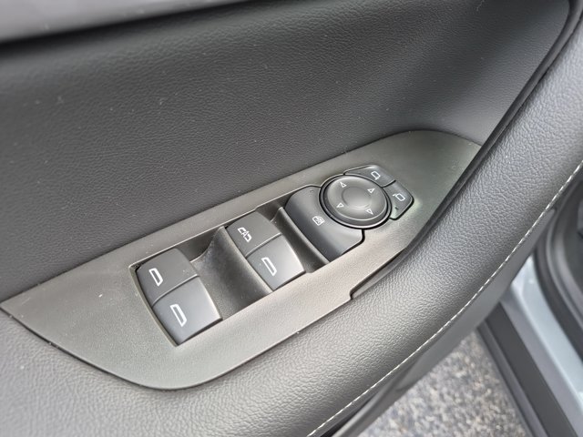 Used 2025 Chevrolet Blazer LT AWD/4WD image 13