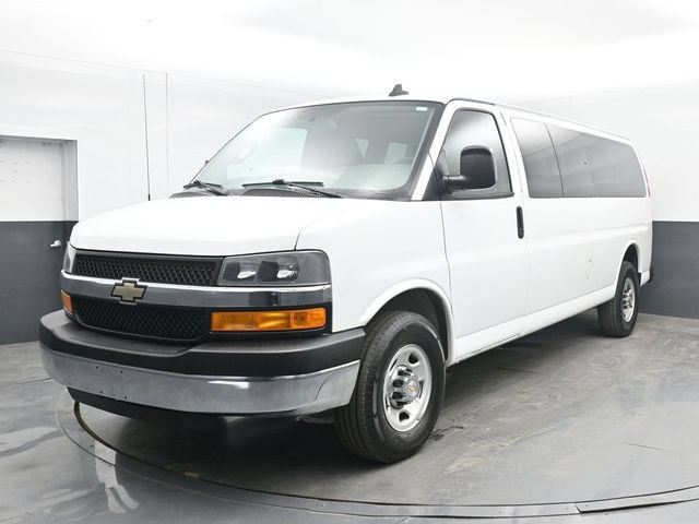 Used 2016 Chevrolet Express 3500 LT w/ LT Preferred Equipment Group RWD image 5