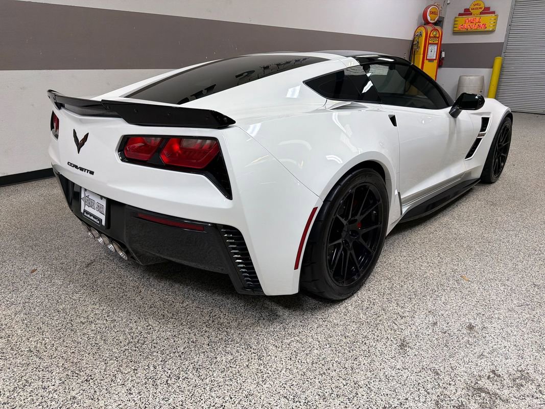 Used 2017 Chevrolet Corvette Grand Sport RWD image 32