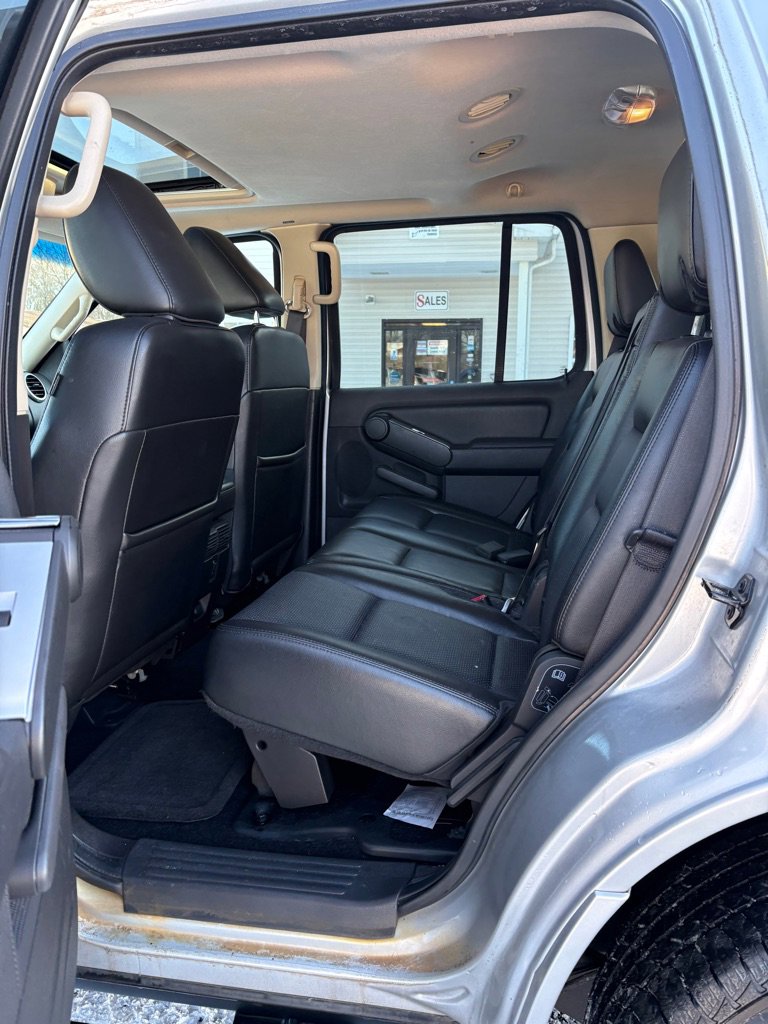 Used 2010 Mercury Mountaineer Premier image 10