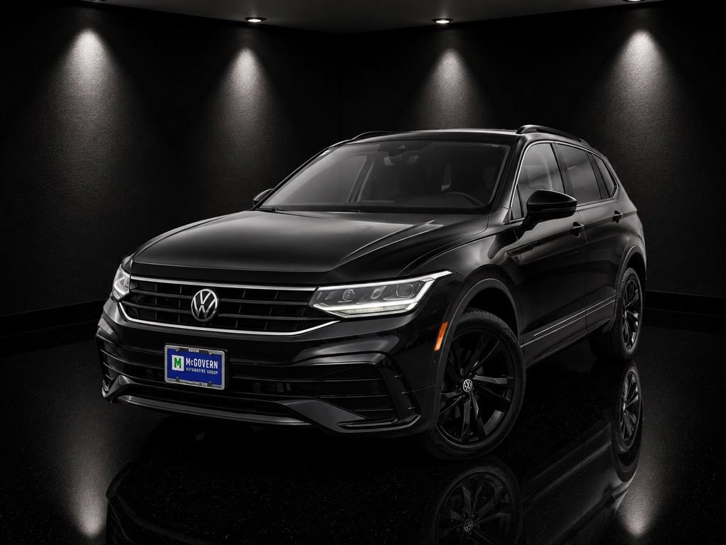 Used 2023 Volkswagen Tiguan SE R-Line AWD/4WD image 1