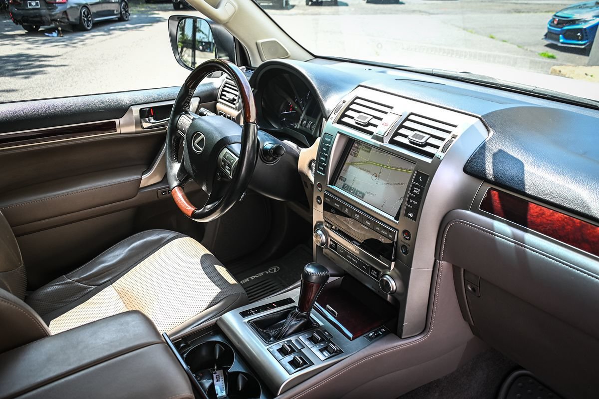 Used 2015 Lexus GX 460 Luxury AWD/4WD image 17