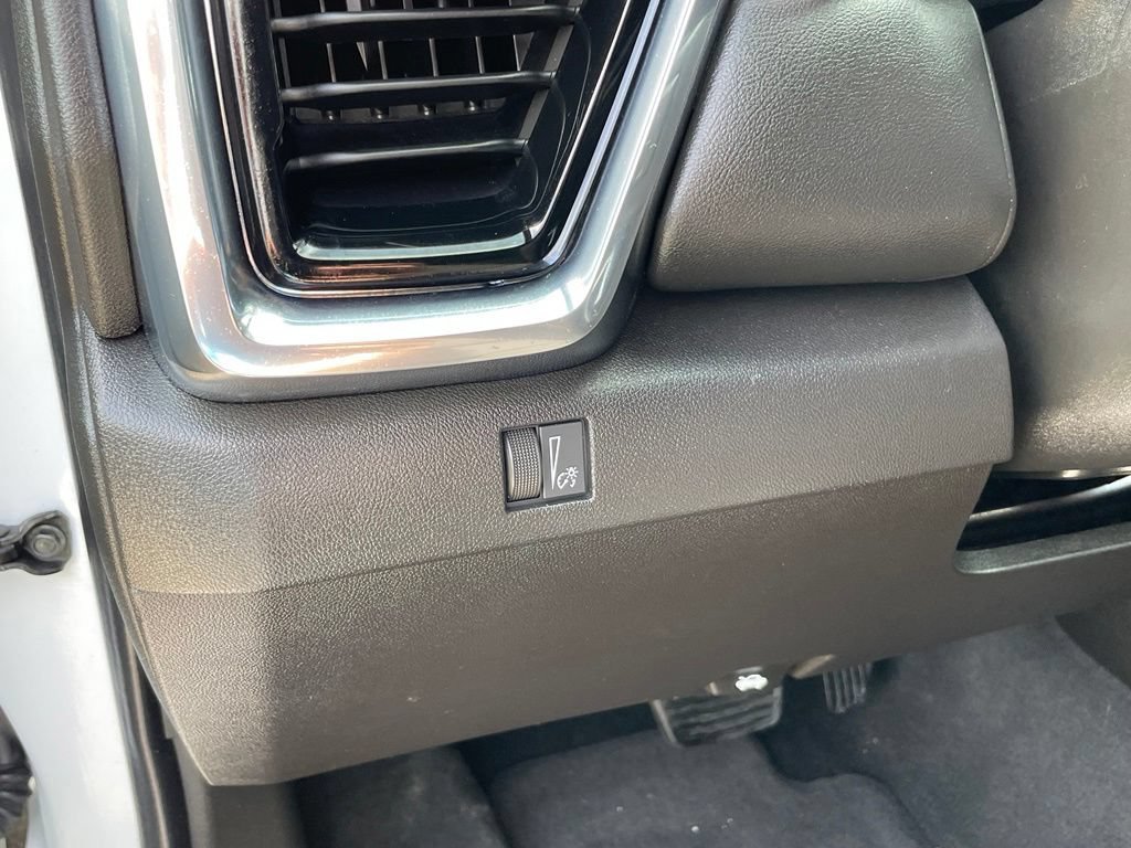 Used 2024 GMC Canyon Elevation RWD image 12