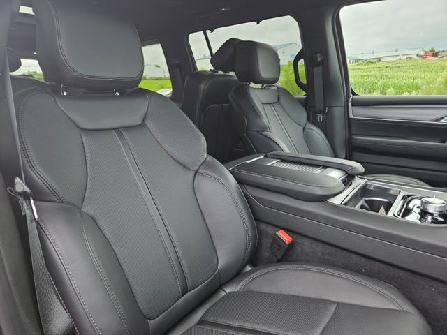 New 2025 Jeep Wagoneer L Series II w/ Convenience Group I image 28
