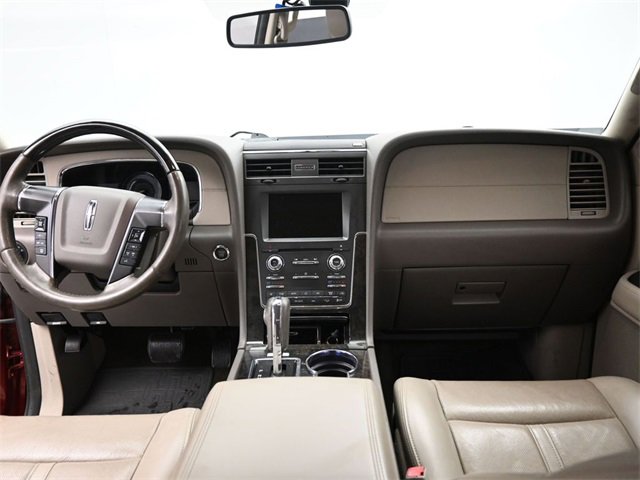 Used 2017 Lincoln Navigator Select image 25