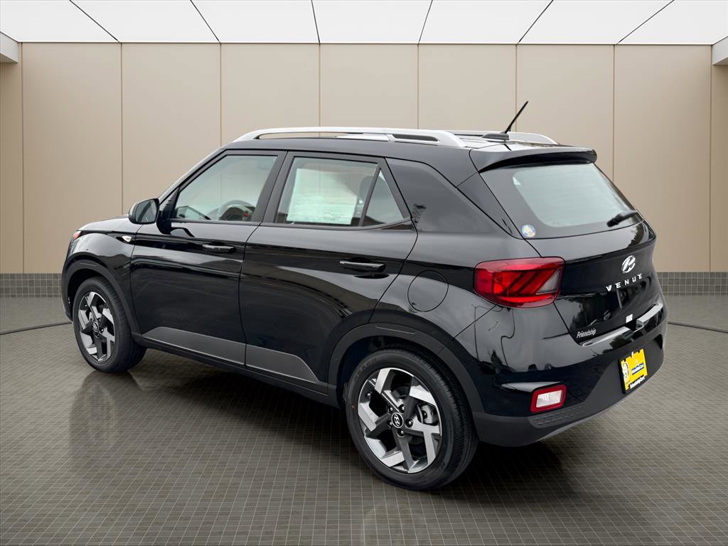 Used 2026 Hyundai Venue SEL FWD image 4
