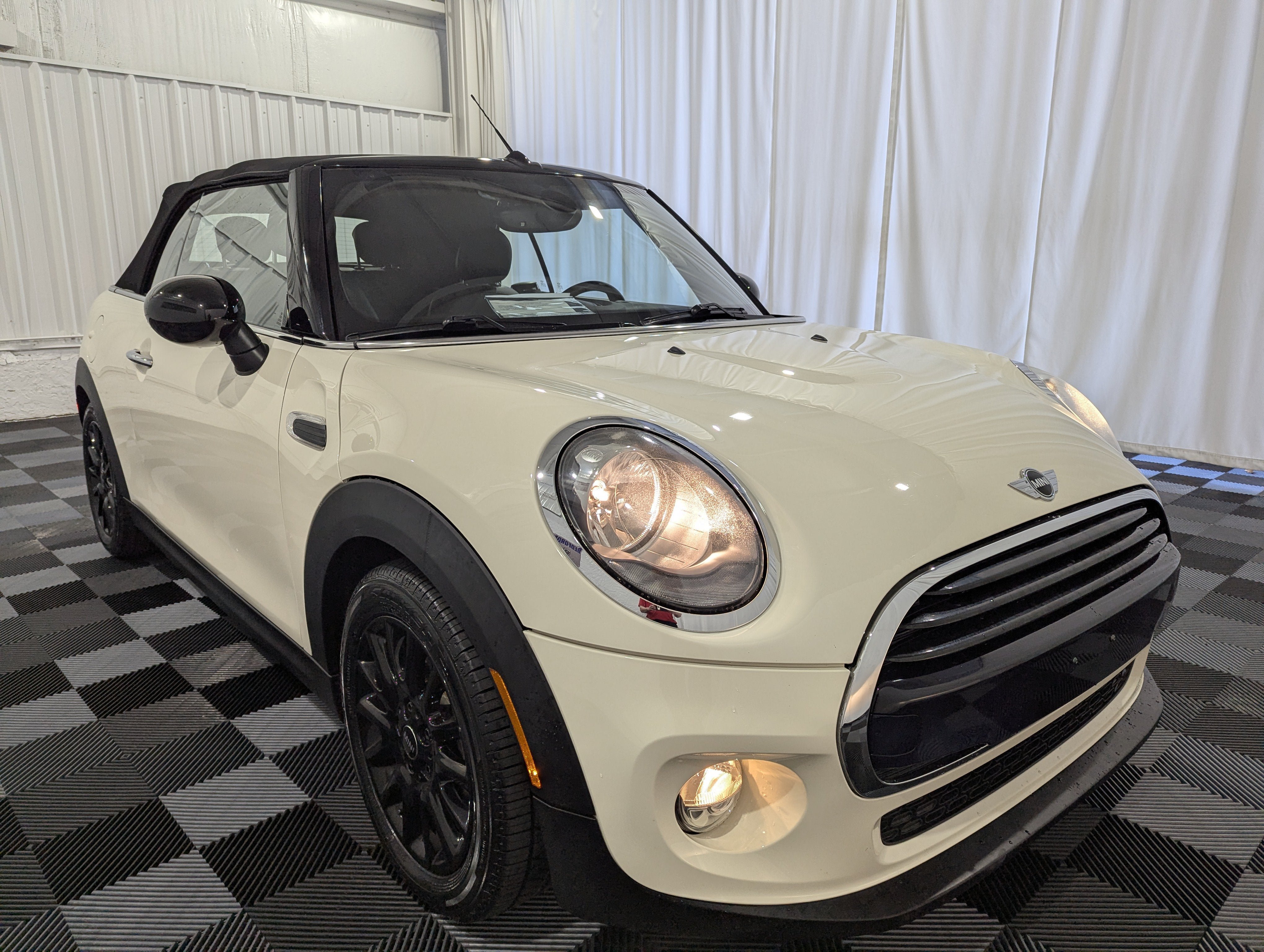 Used 2017 MINI Cooper Convertible FWD image 5