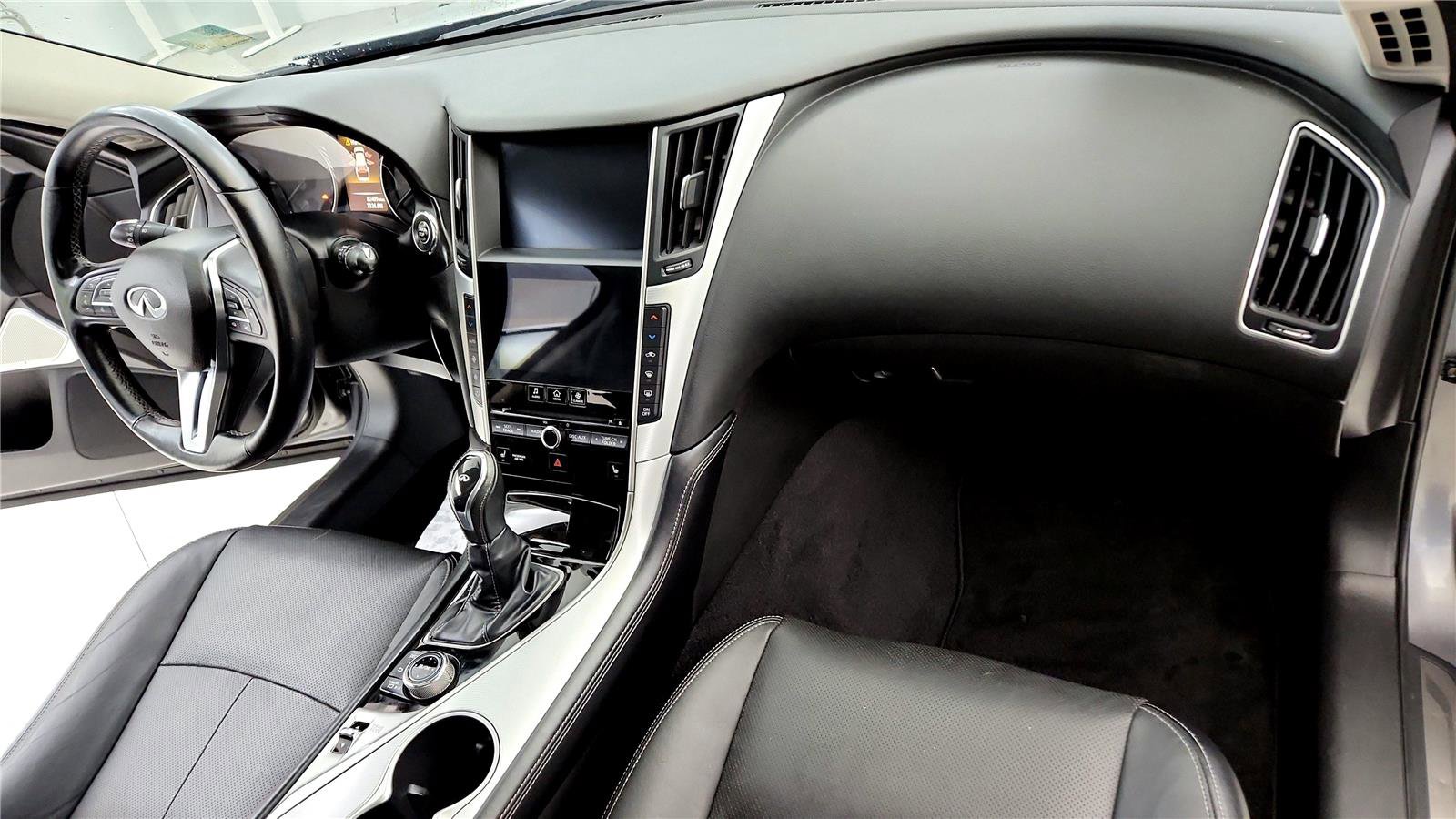 Used 2021 INFINITI Q50 Luxe w/ Seat & Sound Package image 16