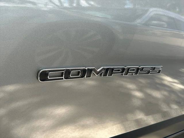 Certified 2020 Jeep Compass Latitude FWD image 33