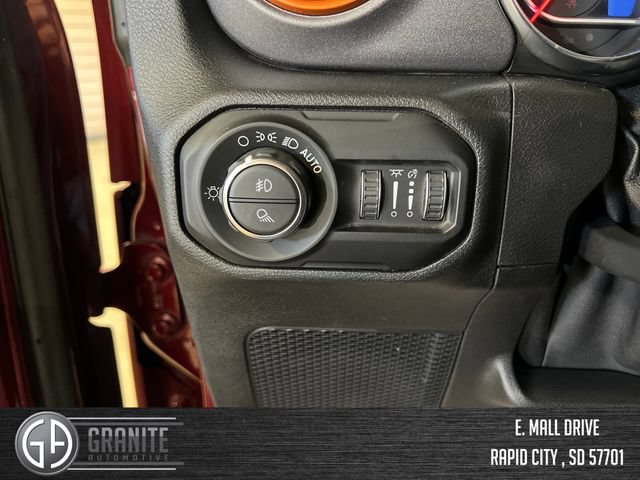 Used 2021 Jeep Gladiator Mojave w/ Dual Top Group AWD/4WD image 31