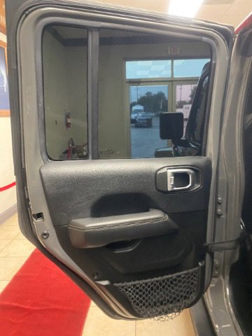 Used 2019 Jeep Wrangler Unlimited Sahara w/ Quick Order Package 24M Moab image 17