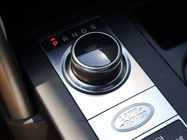 Used 2020 Land Rover Discovery Landmark AWD/4WD image 18