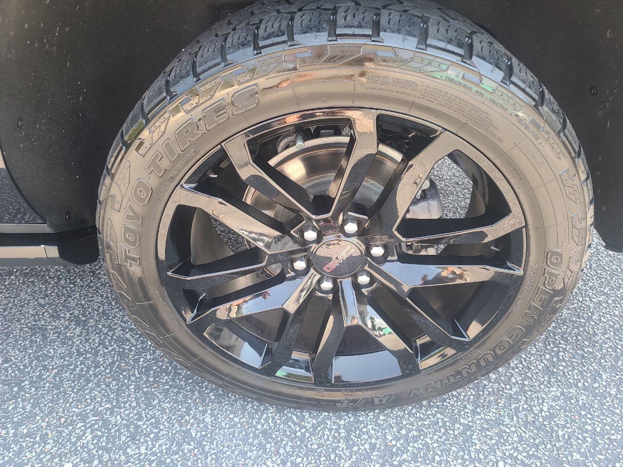 Used 2022 GMC Yukon XL AT4 AWD/4WD image 14