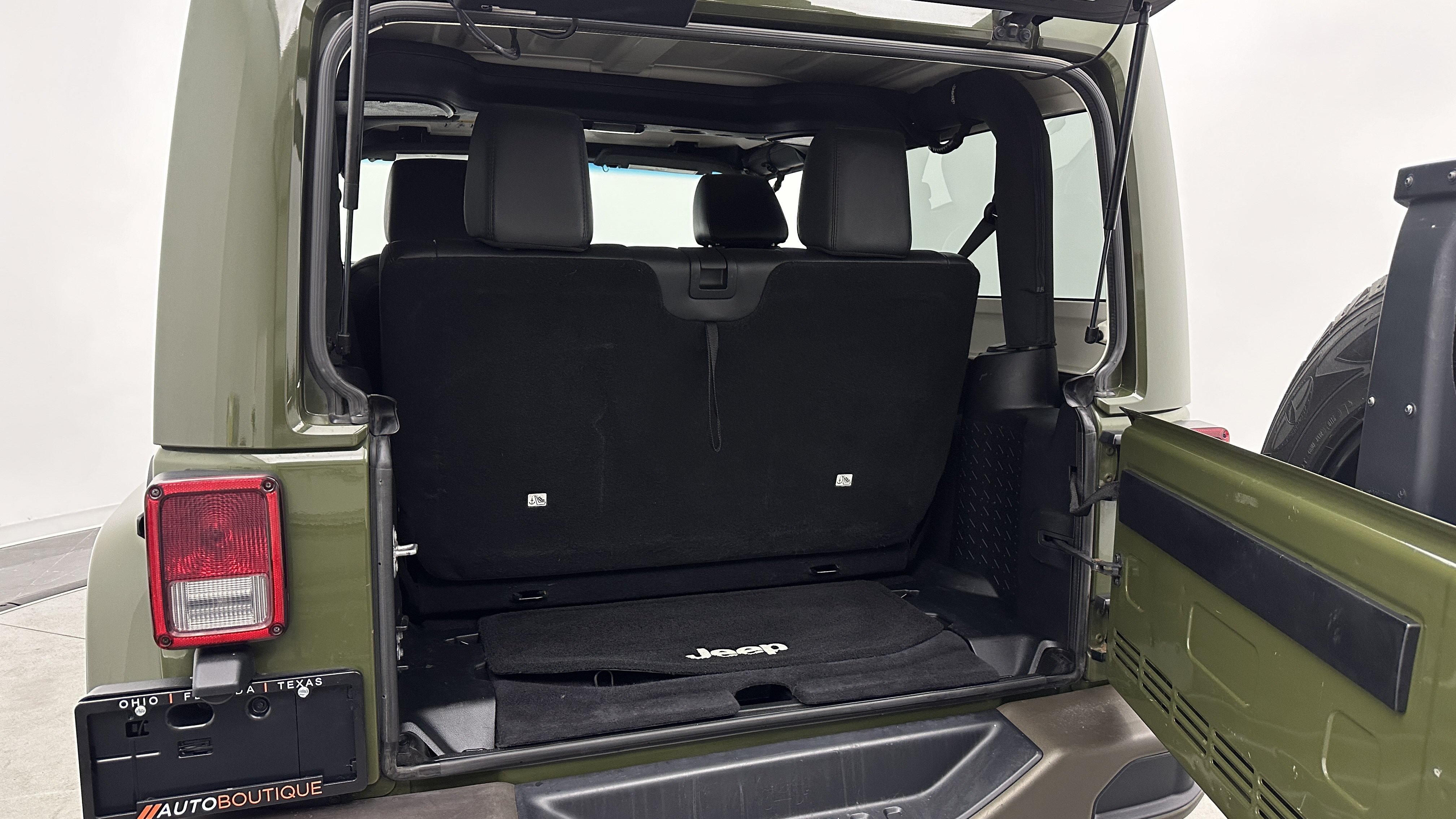 Used 2016 Jeep Wrangler Sahara AWD/4WD image 23