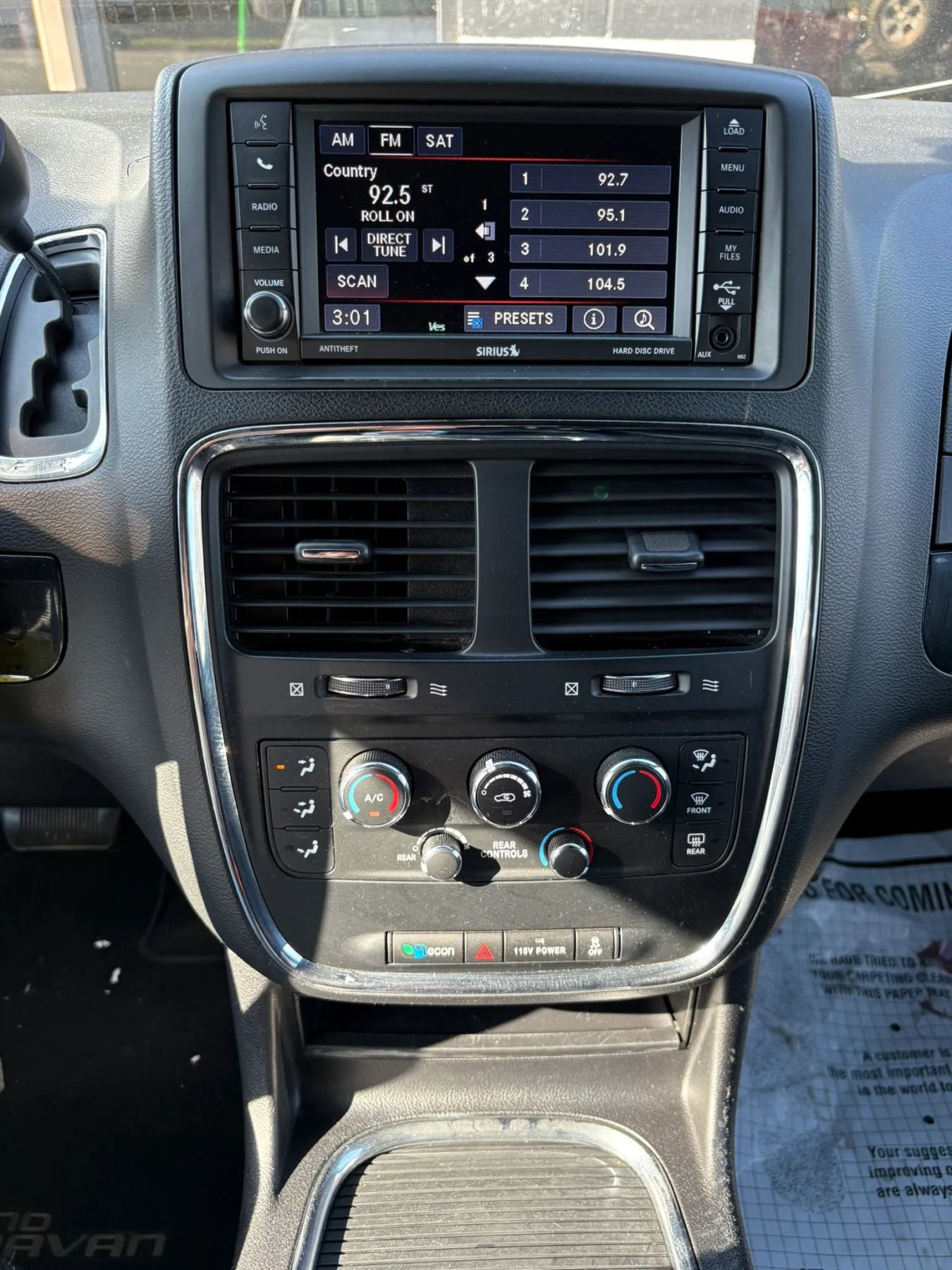 Used 2016 Dodge Grand Caravan SXT FWD image 27