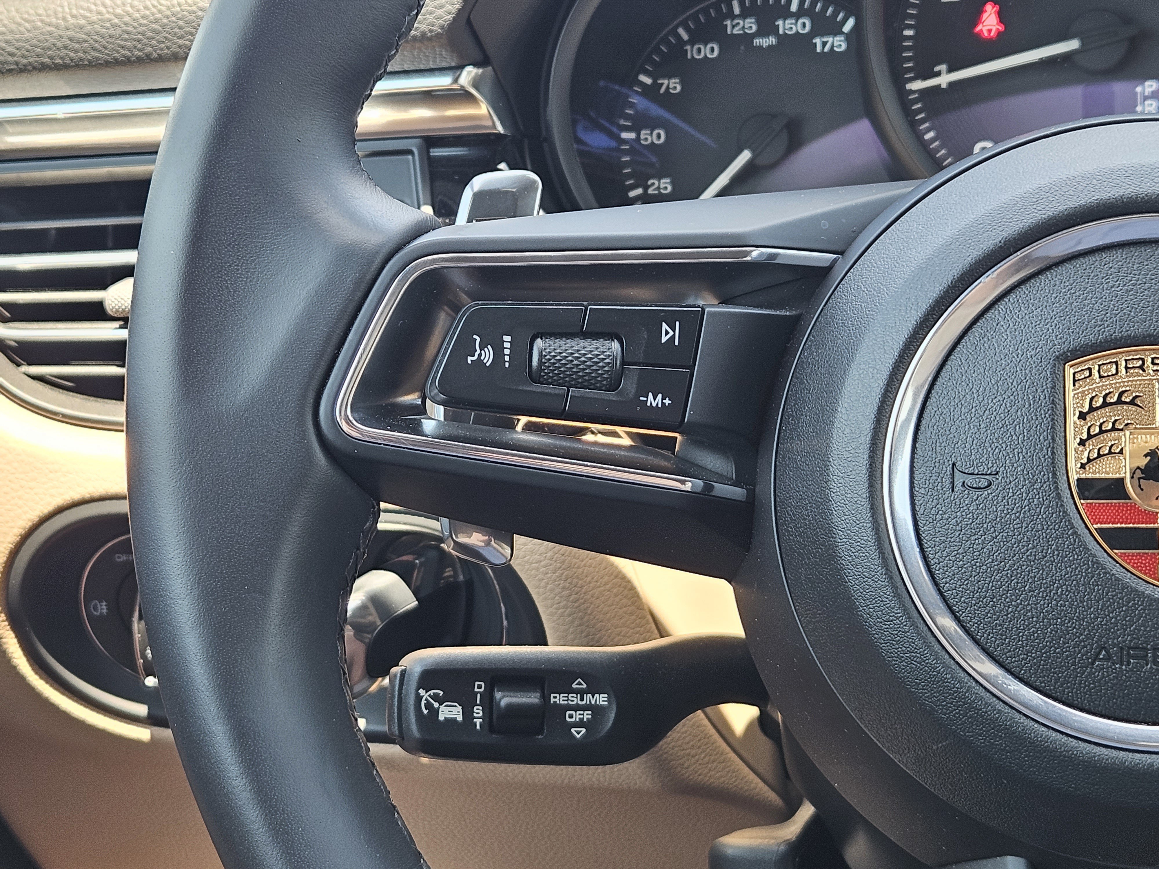 Certified 2026 Porsche Macan AWD/4WD image 27