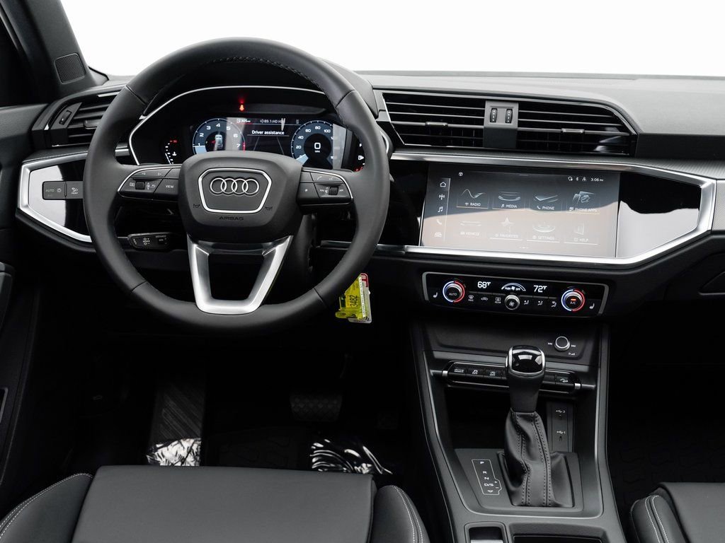 Used 2025 Audi Q3 2.0T Premium w/ Black Optic Sport Package AWD/4WD image 15