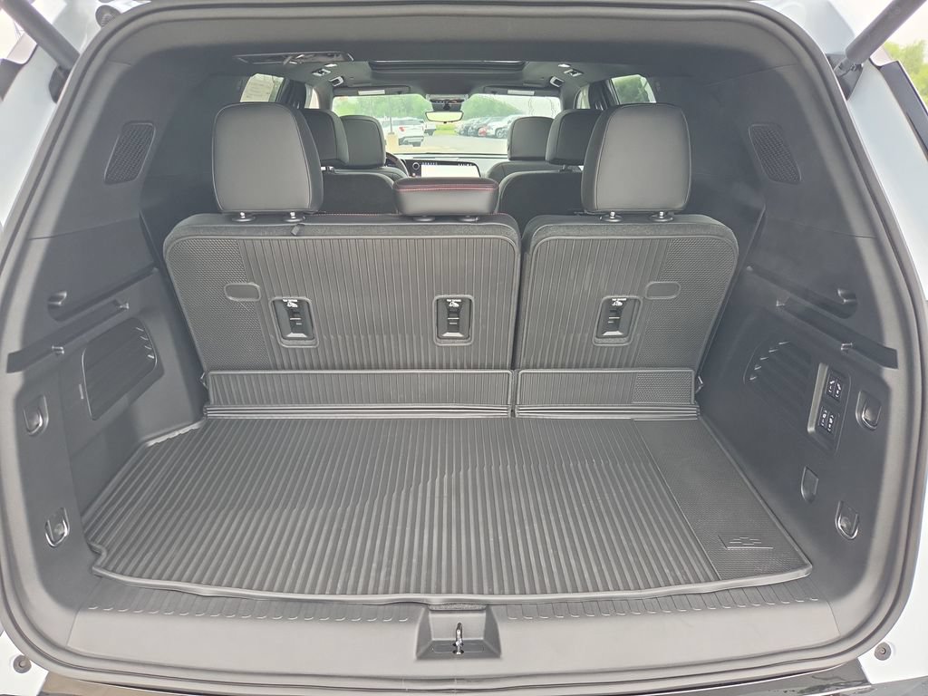 New 2027 Chevrolet Traverse RS w/ LPO, Floor Liner Package AWD/4WD image 30