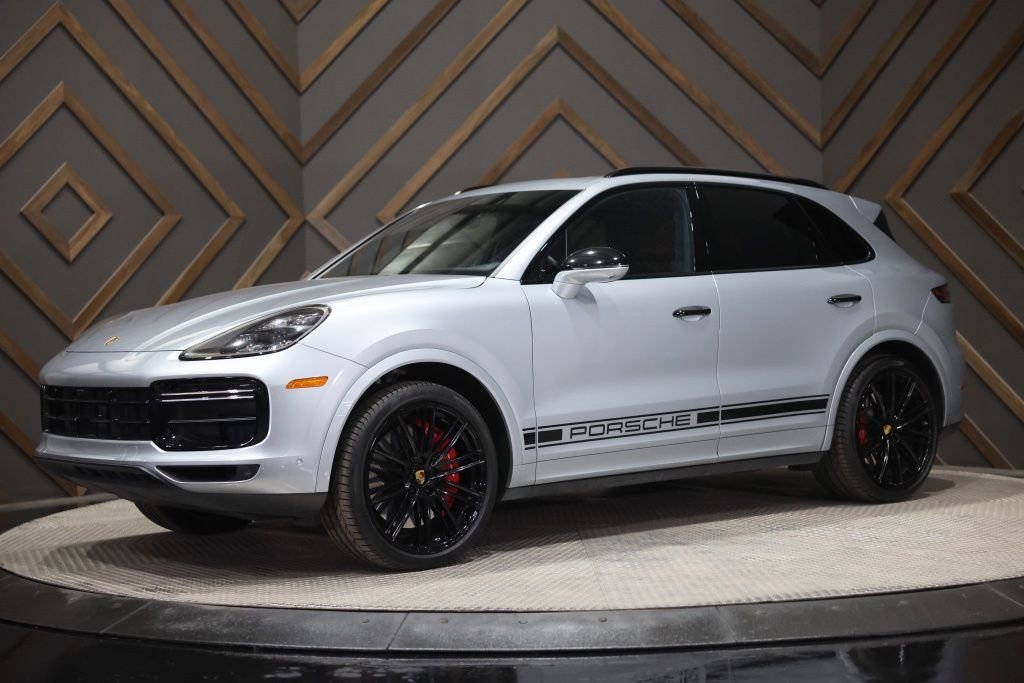 Used 2022 Porsche Cayenne Turbo image 11