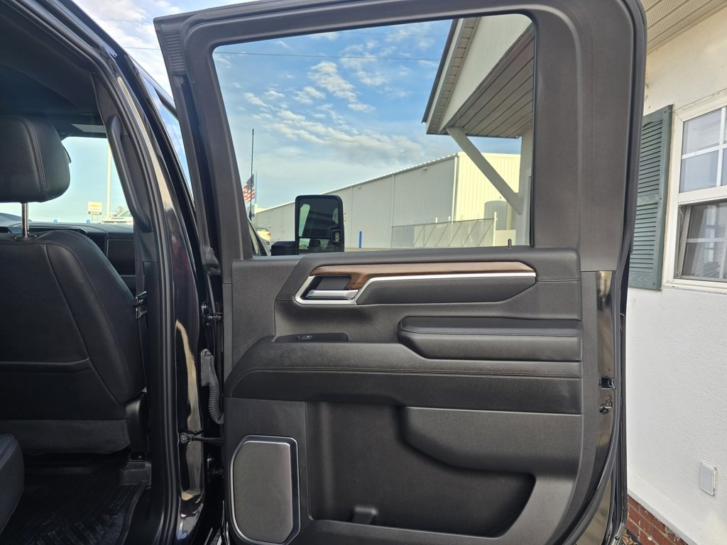 Used 2025 Chevrolet Silverado 2500 High Country w/ High Country Premium Package image 20