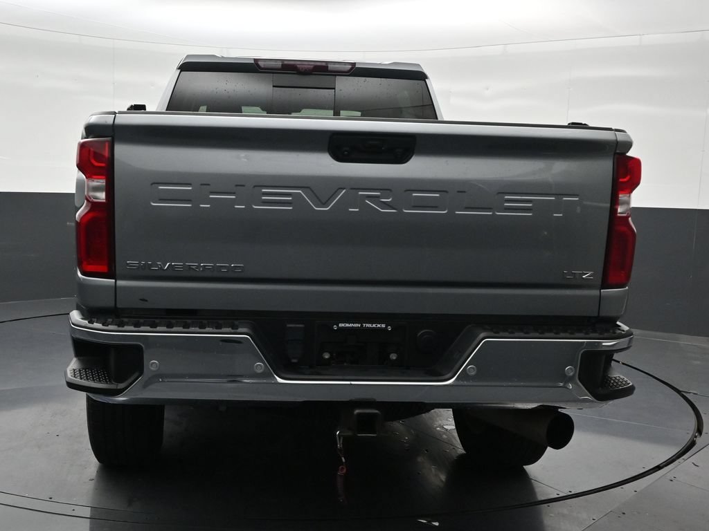 Used 2024 Chevrolet Silverado 2500 LTZ w/ LTZ Convenience Package AWD/4WD image 4