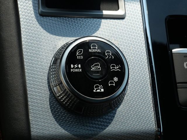 Used 2025 Mitsubishi Outlander SEL AWD/4WD image 24