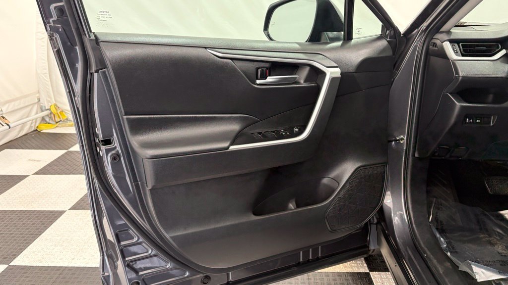 Used 2024 Toyota RAV4 XLE FWD image 16