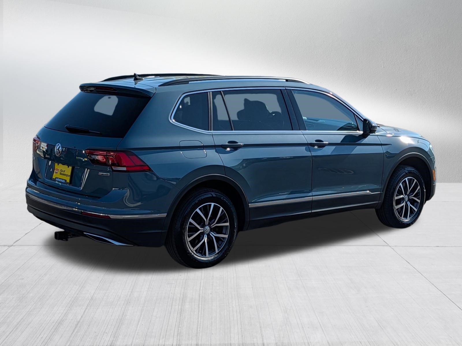 Used 2020 Volkswagen Tiguan SE w/ Panoramic Sunroof Package AWD/4WD image 7