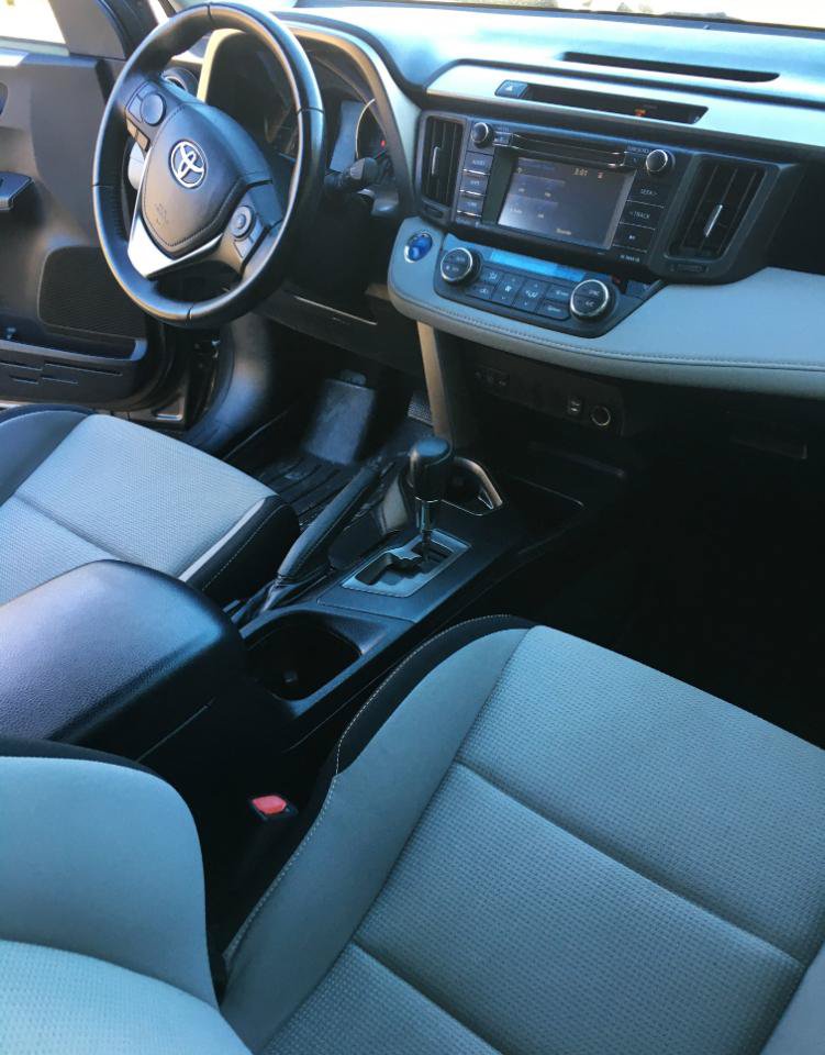 Used 2016 Toyota RAV4 XLE AWD/4WD image 18
