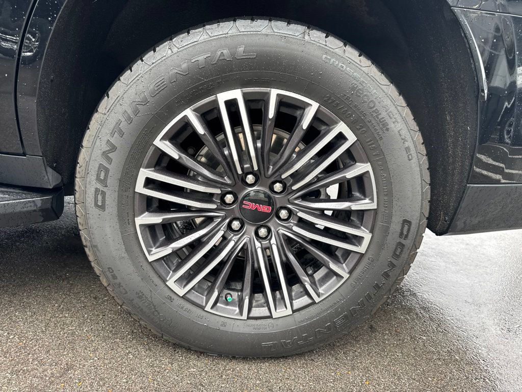Used 2025 GMC Yukon Elevation AWD/4WD image 31
