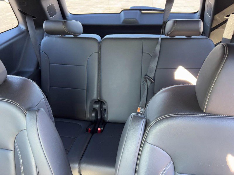 Used 2023 Chevrolet Traverse LT w/ LPO, Floor Liner Package image 10