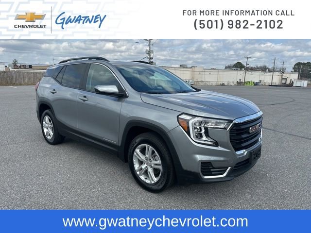 Used 2023 GMC Terrain SLE w/ Driver Convenience Package image 3