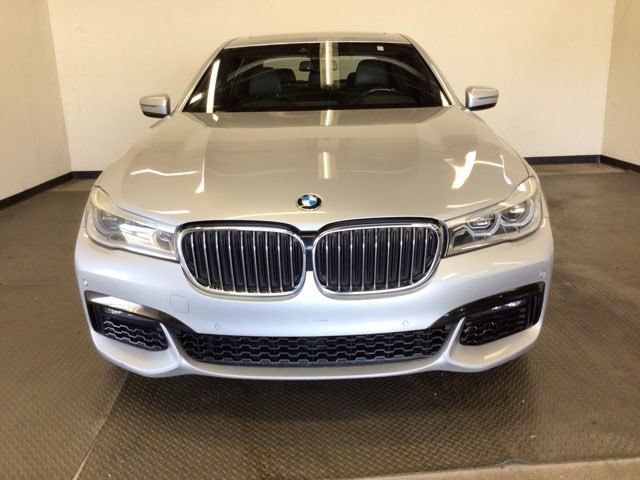 Used 2018 BMW 750i RWD image 2