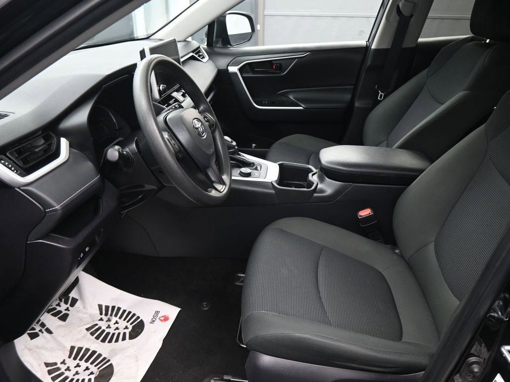 Used 2025 Toyota RAV4 LE image 15