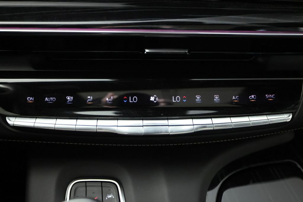 Used 2024 Cadillac Escalade V image 34