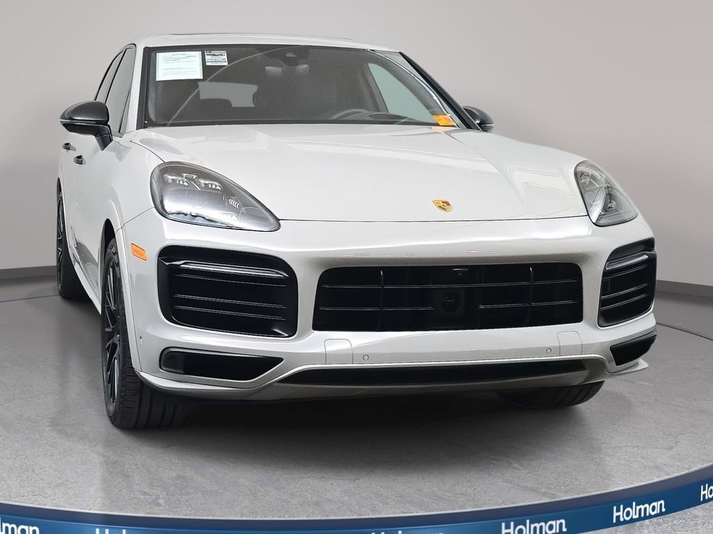Used 2023 Porsche Cayenne GTS image 3