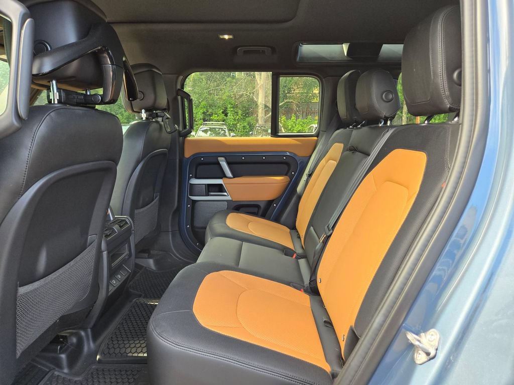 Used 2024 Land Rover Defender 110 X-Dynamic SE AWD/4WD image 15