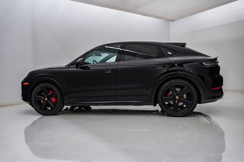 New 2026 Porsche Cayenne GTS AWD/4WD image 2
