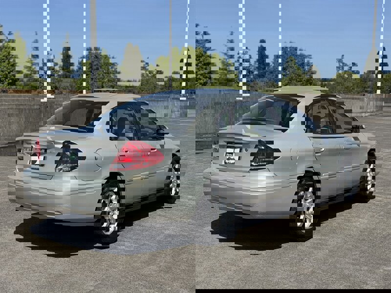 Used 2007 Ford Taurus SEL image 5