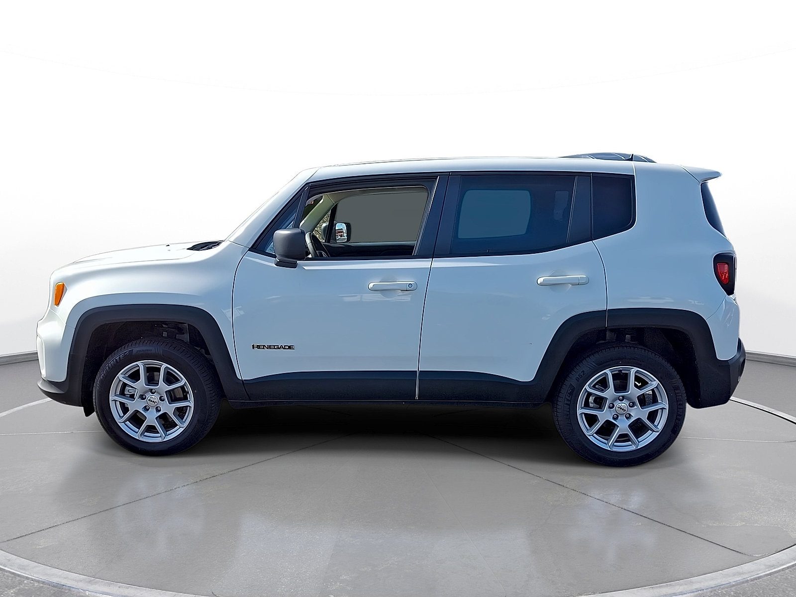 Used 2023 Jeep Renegade Latitude AWD/4WD image 5