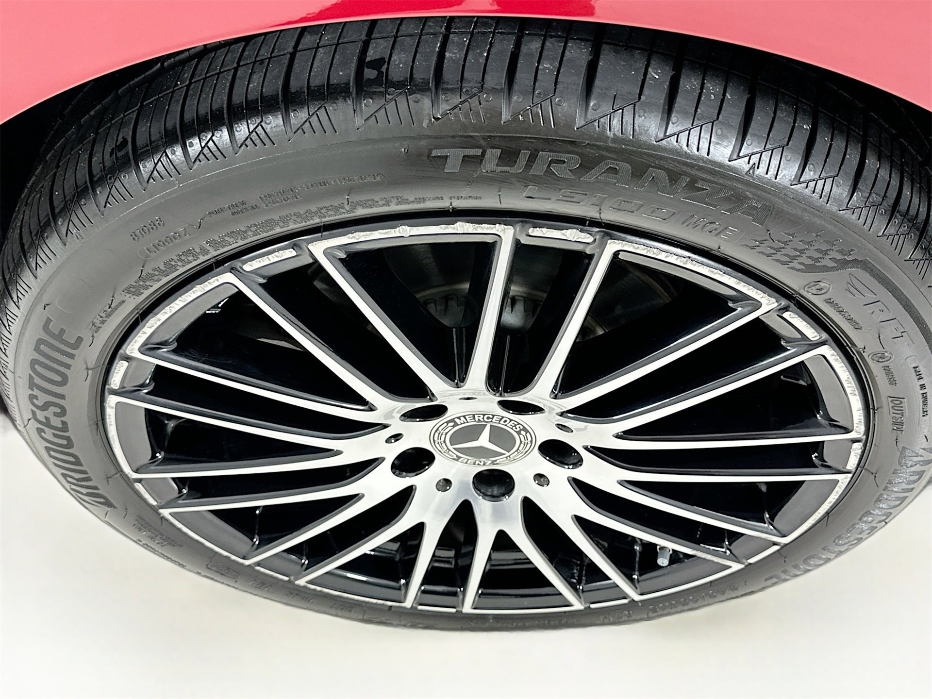 Used 2025 Mercedes-Benz C 300 Sedan image 34