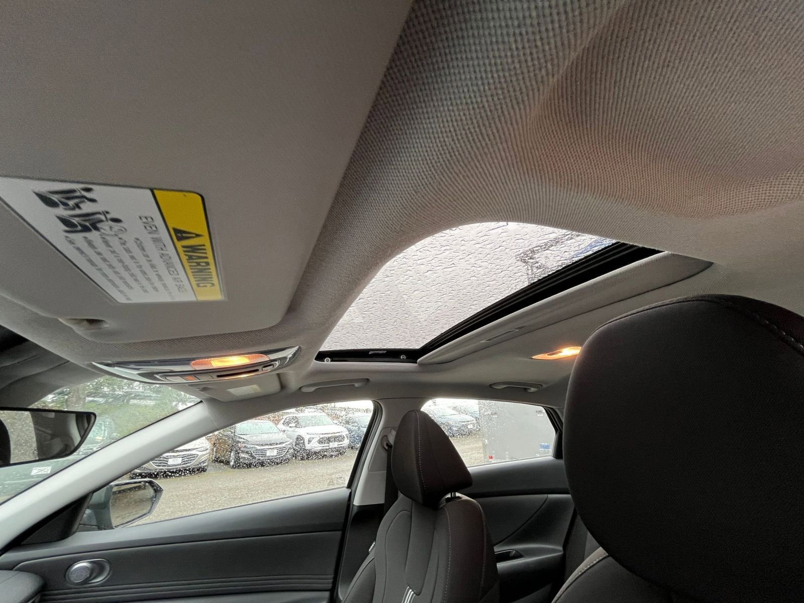 Used 2025 Hyundai Elantra SEL FWD image 31