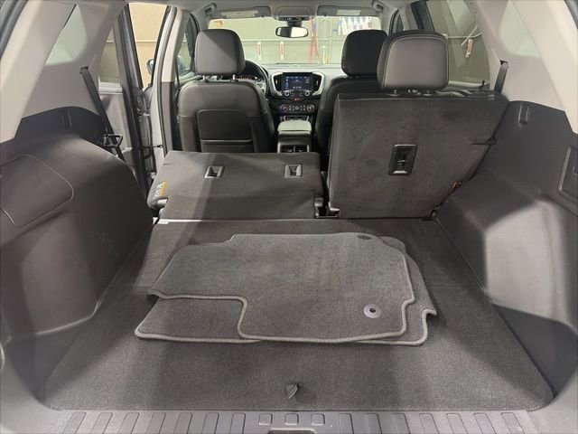Used 2023 GMC Terrain SLT image 14