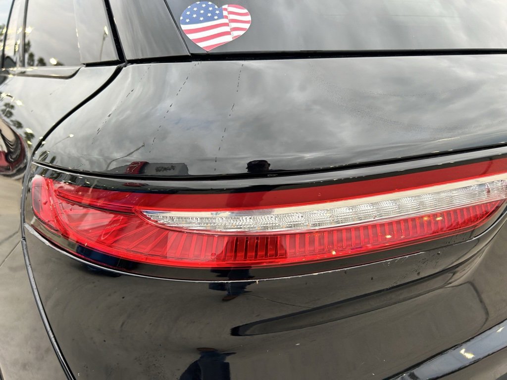 Used 2023 Lincoln Corsair Reserve w/ Equipment Group 201A image 7