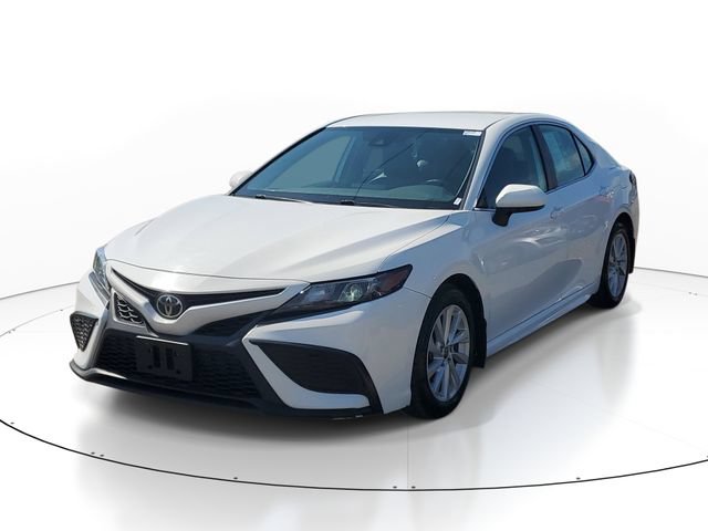 Used 2022 Toyota Camry SE FWD image 2