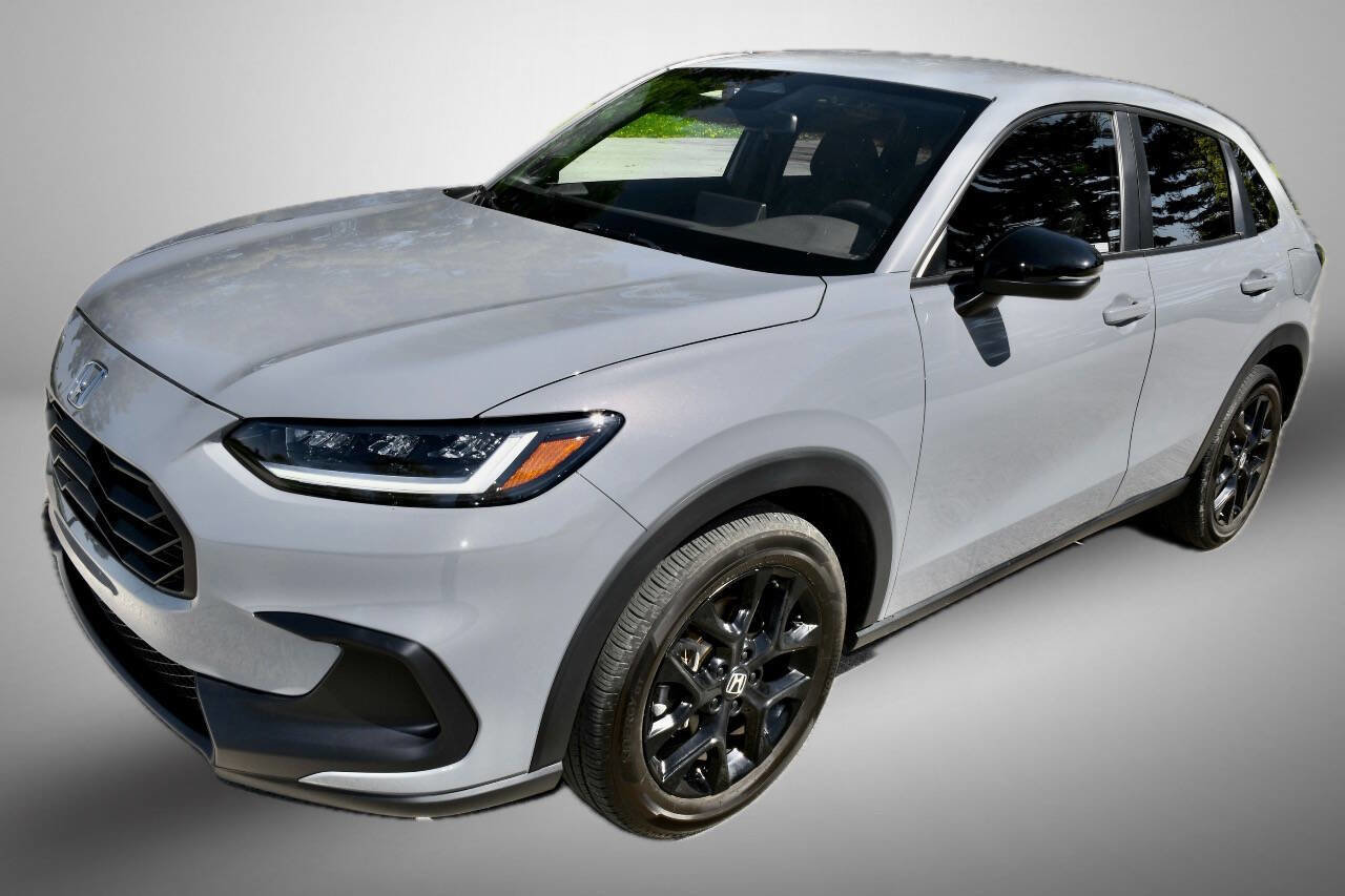 Used 2024 Honda HR-V Sport image 3